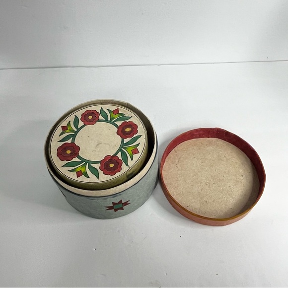 jim shore round cardboard hat boxes with lids folk art quilt pattern - Picture 10 of 10